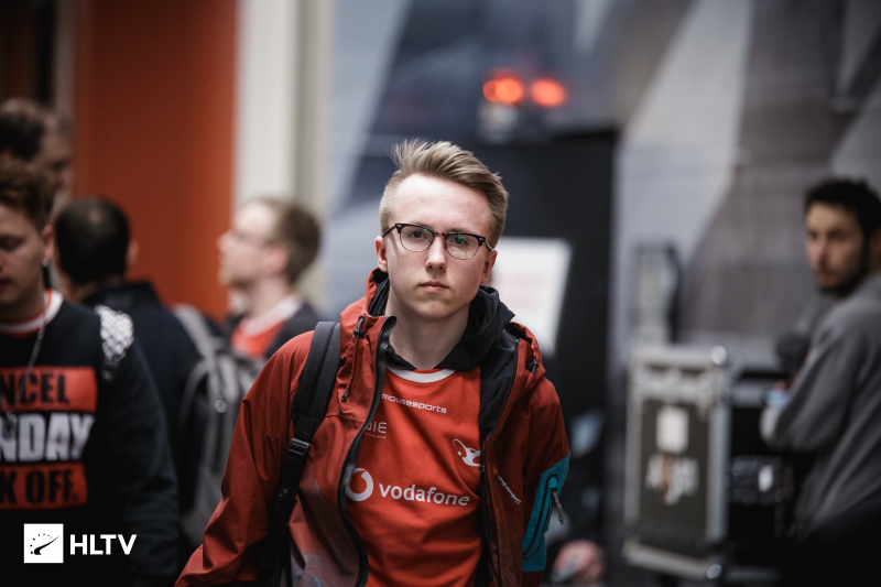 等待EDG获得第二场胜利？UP目前1胜6负处于倒数第二位